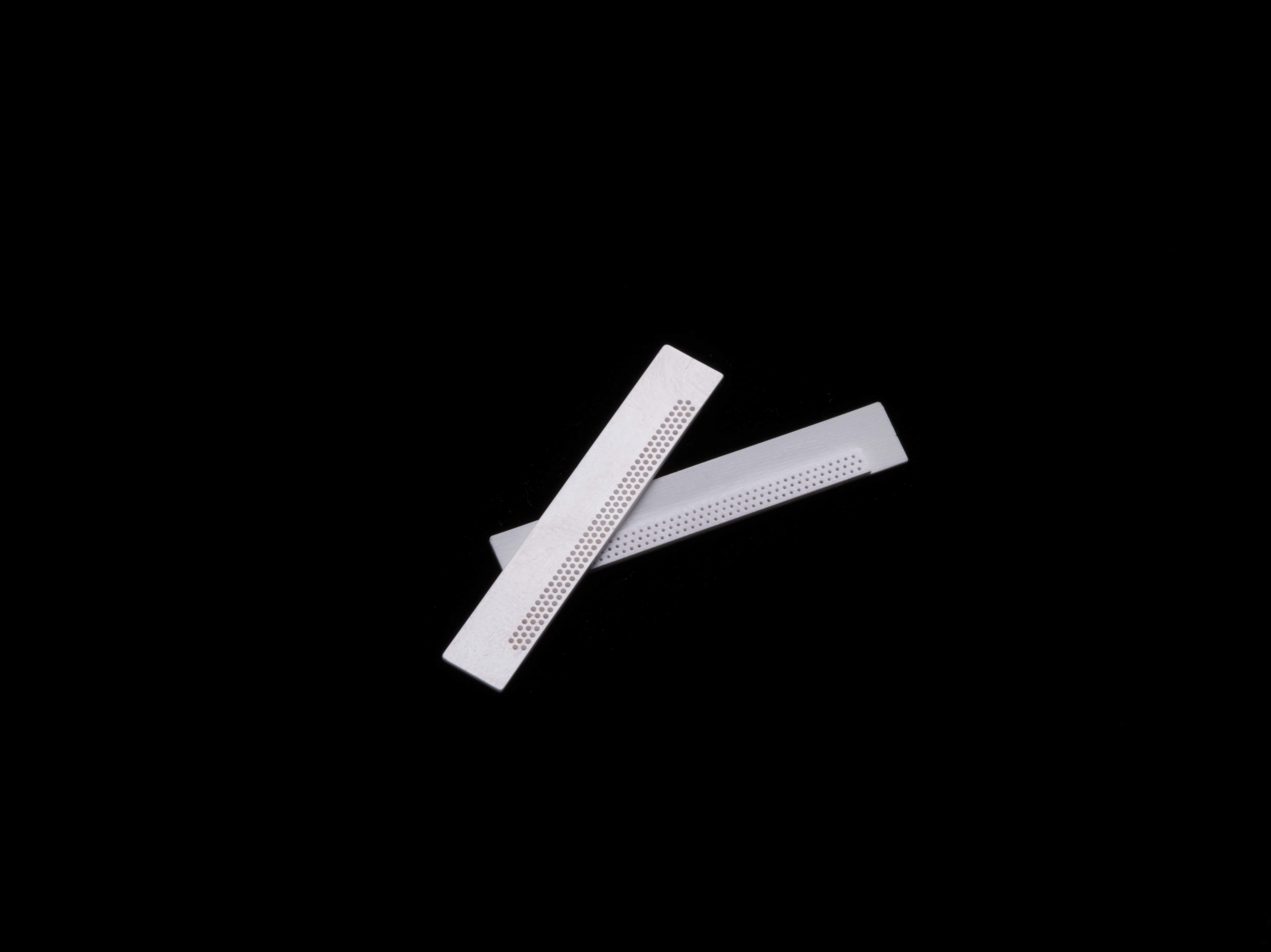 Ceramic injection molding reference component